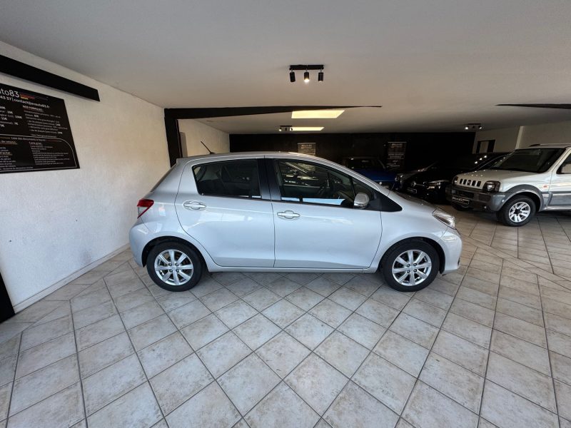 Toyota Yaris 1.3 100Ch - 69.800km - Garantie 1an - Très propre  - Révisée - CT ok 