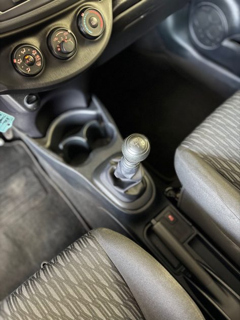 Toyota Yaris 1.3 100Ch - 69.800km - Garantie 1an - Très propre  - Révisée - CT ok 