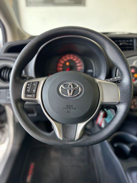 Toyota Yaris 1.3 100Ch - 69.800km - Garantie 1an - Très propre  - Révisée - CT ok 