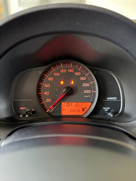 Toyota Yaris 1.3 100Ch - 69.800km - Garantie 1an - Très propre  - Révisée - CT ok 