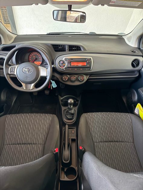 Toyota Yaris 1.3 100Ch - 69.800km - Garantie 1an - Très propre  - Révisée - CT ok 