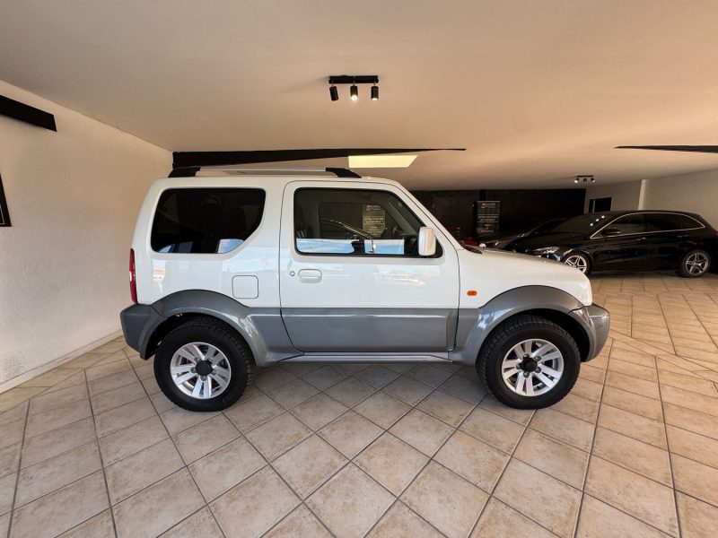 Suzuki Jymny 1.3 VVTI 4WD - 2012 - 35.700KM - Rare & Excellent état - CT ok - Garantie 1an -Attelage