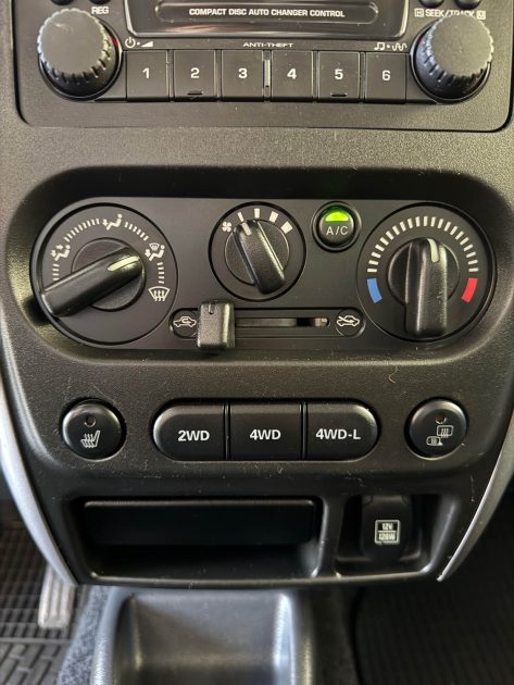 Suzuki Jymny 1.3 VVTI 4WD - 2012 - 35.700KM - Rare & Excellent état - CT ok - Garantie 1an -Attelage