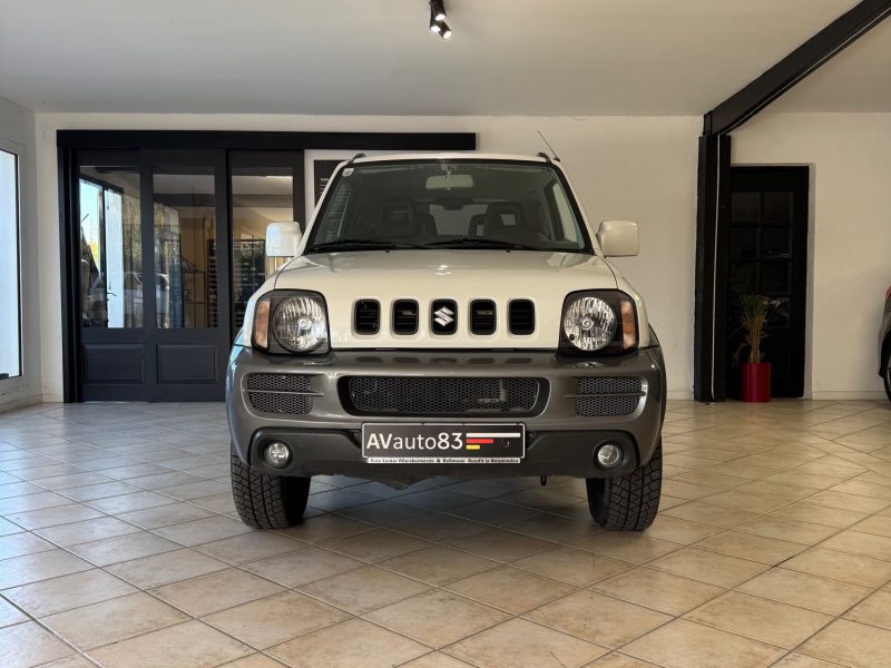 Suzuki Jymny 1.3 VVTI 4WD - 2012 - 35.700KM - Rare & Excellent état - CT ok - Garantie 1an -Attelage