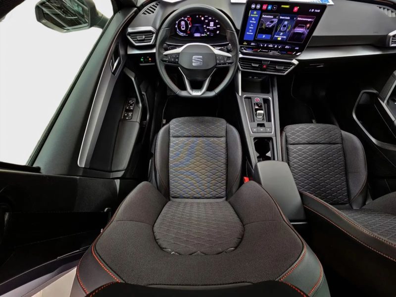 SEAT LEON FR EXCLUSIVE 1.5eTSI 150CV DSG7 2024