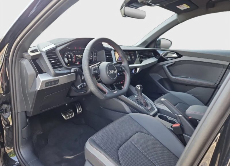 AUDI A1 AUDI A1 SPORTBACK 40 TFSI S TRONIC S LINE 2025 / 615€ PAR MOIS 