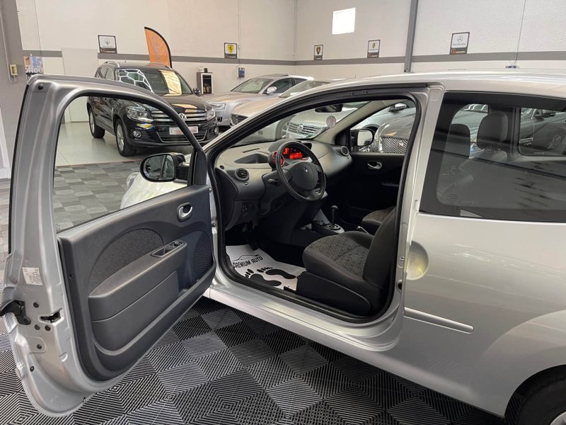 RENAULT TWINGO SEULEMENT 30000KMS 1.2 LEV 16v 75ch RIP CURL QUICKSHIFT 1ERE MAIN GARANTIE 12 MOIS