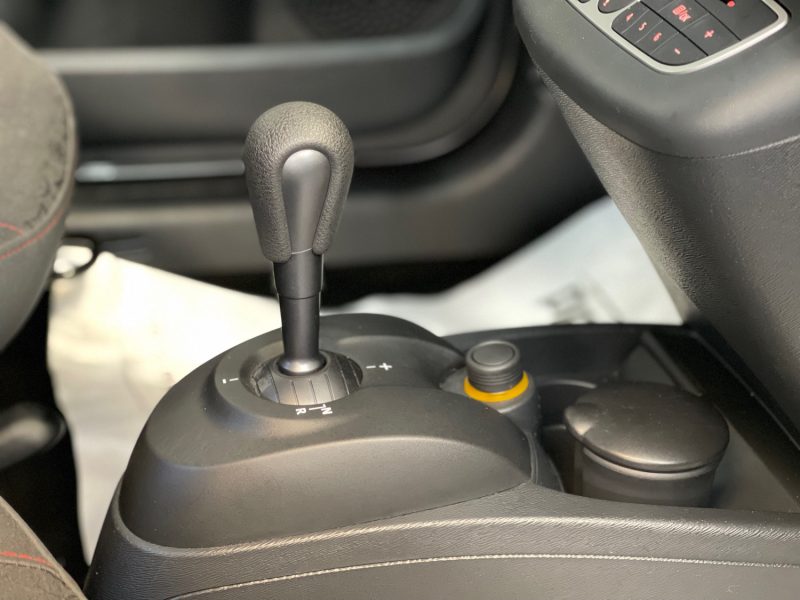 RENAULT TWINGO SEULEMENT 30000KMS 1.2 LEV 16v 75ch RIP CURL QUICKSHIFT 1ERE MAIN GARANTIE 12 MOIS