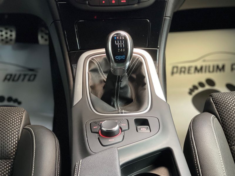 OPEL INSIGNIA SPORTS TOURER 2.8 V6 TURBO OPC 4X4 325ch GARANTIE 12 MOIS 2EME MAIN HISTORIQUE COMPLET