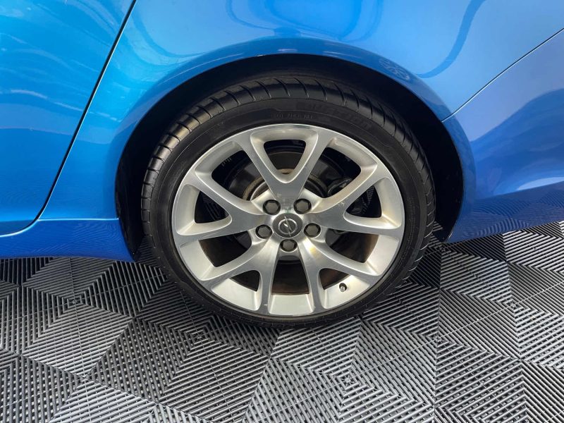 OPEL INSIGNIA SPORTS TOURER 2.8 V6 TURBO OPC 4X4 325ch GARANTIE 12 MOIS 2EME MAIN HISTORIQUE COMPLET