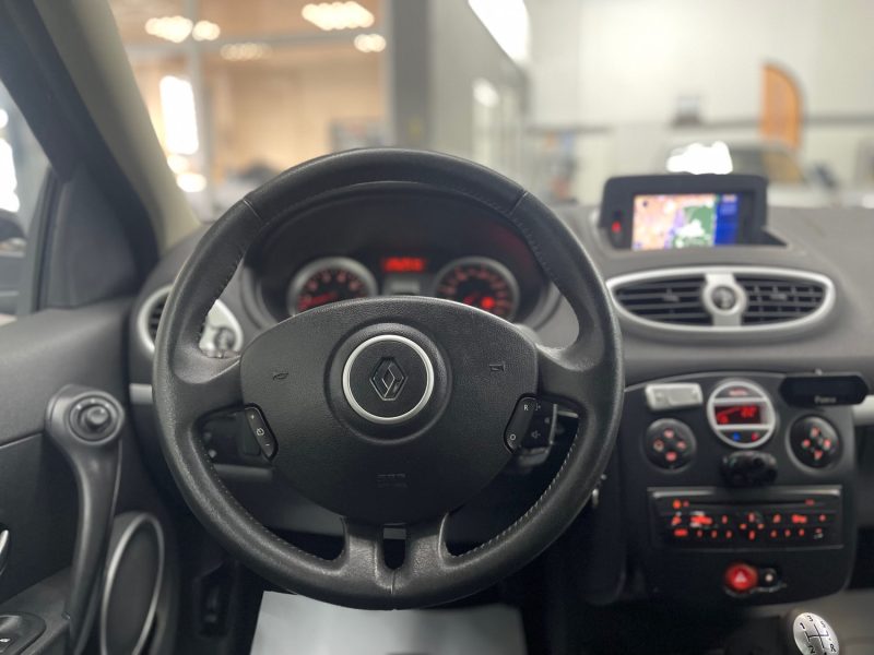 RENAULT CLIO III GARANTIE 12 MOIS 1.2 TCE 100ch EXCEPTION TOMTOM 5P 2EME MAIN, HISTORIQUE LIMPIDE