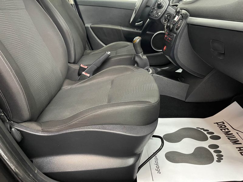 RENAULT CLIO III GARANTIE 12 MOIS 1.2 TCE 100ch EXCEPTION TOMTOM 5P 2EME MAIN, HISTORIQUE LIMPIDE