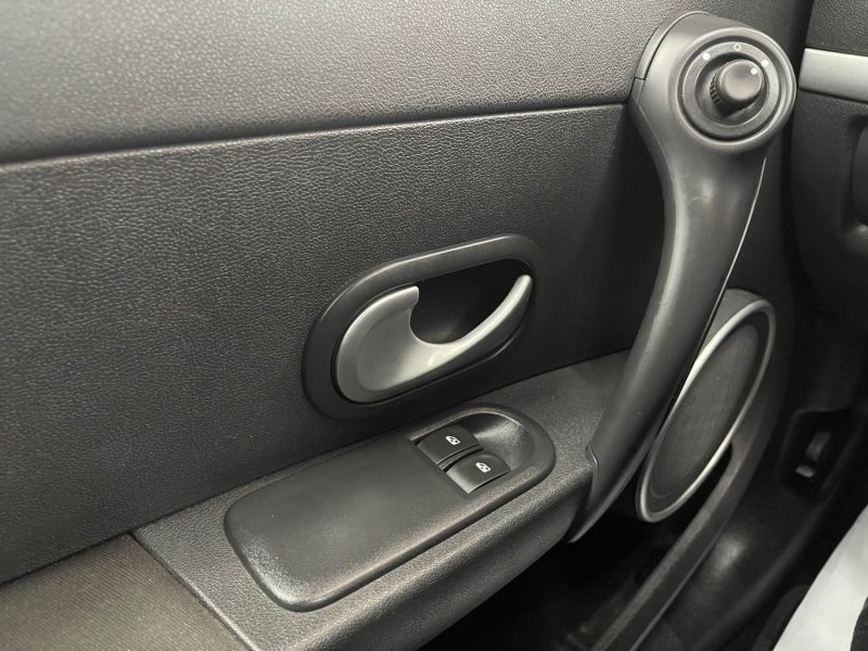 RENAULT CLIO III GARANTIE 12 MOIS 1.2 TCE 100ch EXCEPTION TOMTOM 5P 2EME MAIN, HISTORIQUE LIMPIDE