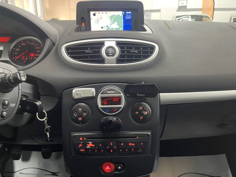 RENAULT CLIO III GARANTIE 12 MOIS 1.2 TCE 100ch EXCEPTION TOMTOM 5P 2EME MAIN, HISTORIQUE LIMPIDE