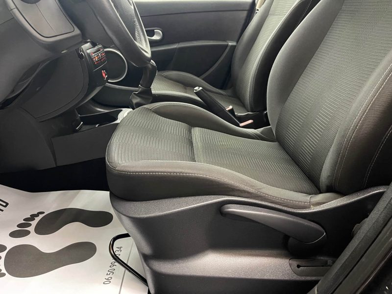 RENAULT CLIO III GARANTIE 12 MOIS 1.2 TCE 100ch EXCEPTION TOMTOM 5P 2EME MAIN, HISTORIQUE LIMPIDE