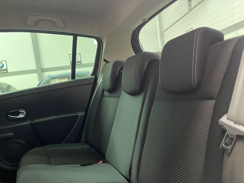 RENAULT CLIO III GARANTIE 12 MOIS 1.2 TCE 100ch EXCEPTION TOMTOM 5P 2EME MAIN, HISTORIQUE LIMPIDE