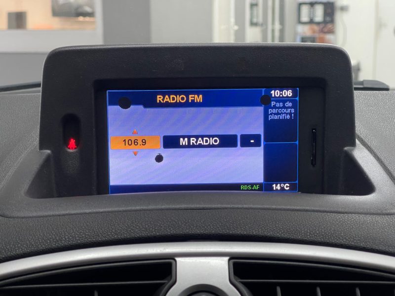 RENAULT CLIO III GARANTIE 12 MOIS 1.2 TCE 100ch EXCEPTION TOMTOM 5P 2EME MAIN, HISTORIQUE LIMPIDE