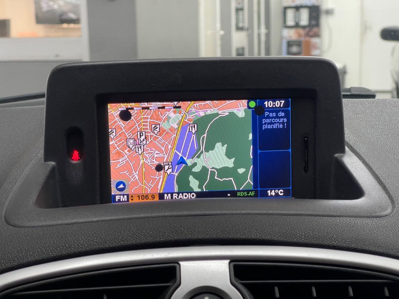 RENAULT CLIO III GARANTIE 12 MOIS 1.2 TCE 100ch EXCEPTION TOMTOM 5P 2EME MAIN, HISTORIQUE LIMPIDE