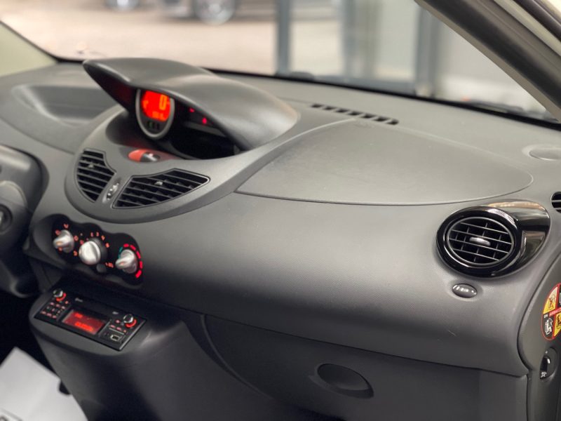 RENAULT TWINGO SEULEMENT 55000KMS 1.2 LEV 16V 75CH LIFE ECO² 1ERE MAIN GARANTIE 12 MOIS SUPER ETAT 