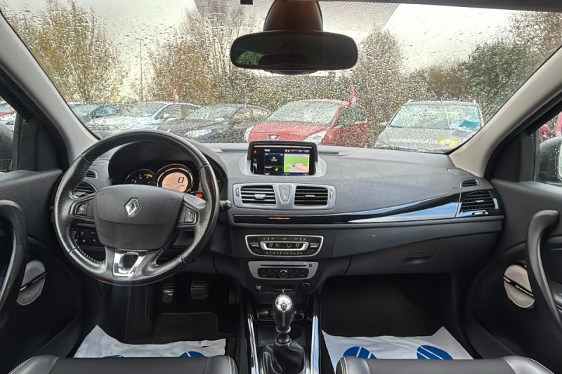 RENAULT MEGANE III ESTATE 1.5 DCI 110 ENERGY BOSE ECO² BVM6 