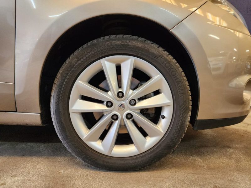 RENAULT SCENIC III 2.0 DCI 160Cv - INITIALE -BVM6 - SUIVIS COMPLET