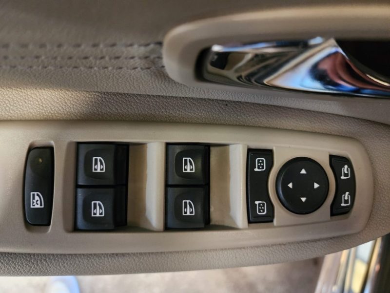 RENAULT SCENIC III 2.0 DCI 160Cv Entretien complet-BVM6 - Pack BOSE - Sièges chauffants