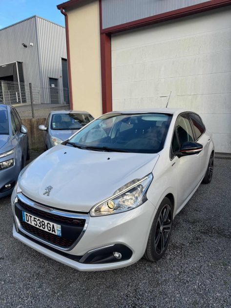 PEUGEOT 208 1.6 BLUEHDI 100CH GT LINE S&S 5 portes