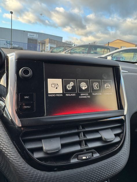 PEUGEOT 208 1.6 BLUEHDI 100CH GT LINE S&S 5 portes