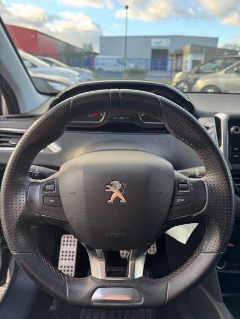 PEUGEOT 208 1.6 BLUEHDI 100CH GT LINE S&S 5 portes