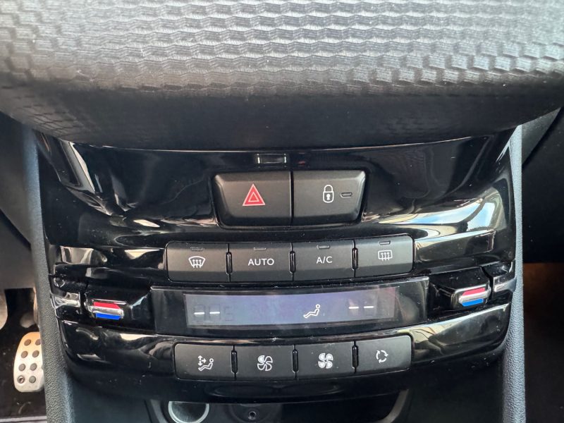 PEUGEOT 208 1.6 BLUEHDI 100CH GT LINE S&S 5 portes