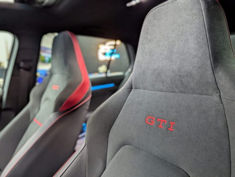 VOLKSWAGEN GOLF 8 GTI ClubSport 2.0 TSI 300cv DSG Bleu cristal 