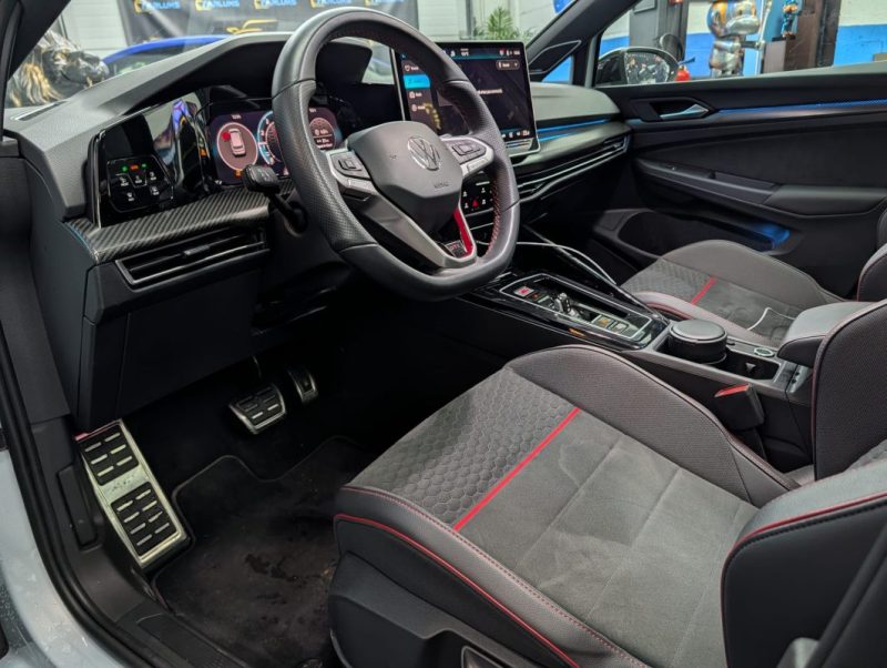 VOLKSWAGEN GOLF 8 GTI ClubSport 2.0 TSI 300cv DSG Bleu cristal 