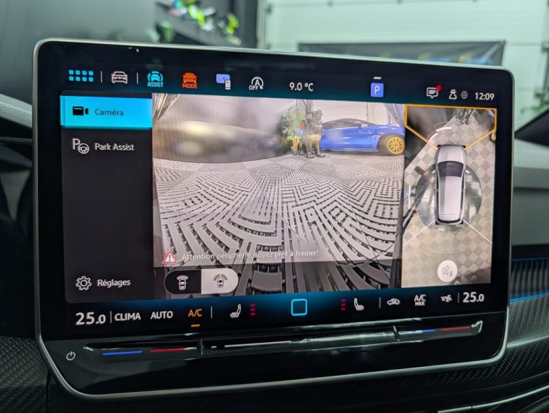 VOLKSWAGEN GOLF 8 GTI ClubSport 2.0 TSI 300cv DSG Bleu cristal 