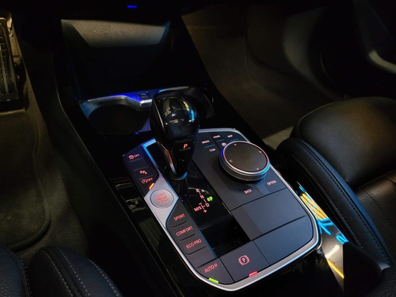 BMW SERIE 1 118D 150CH PACK M / SUIVI BMW / TOIT OUVRANT / HARMAN KARDON / CARPLAY 