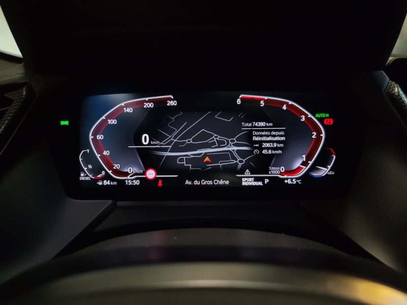 BMW SERIE 1 118D 150CH PACK M / SUIVI BMW / TOIT OUVRANT / HARMAN KARDON / CARPLAY 