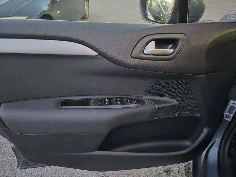 CITROEN C4 VTI 120 CONFORT 2011