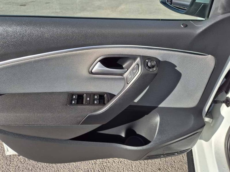 VOLKSWAGEN POLO 1.2 TSI 90CH1.2 TSI 90ch CROSS POLO 5P 2015