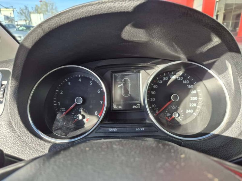 VOLKSWAGEN POLO 1.2 TSI 90CH1.2 TSI 90ch CROSS POLO 5P 2015