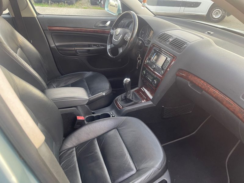 SKODA OCTAVIA II 1.9 TDI 105 AMBITION 214MKM