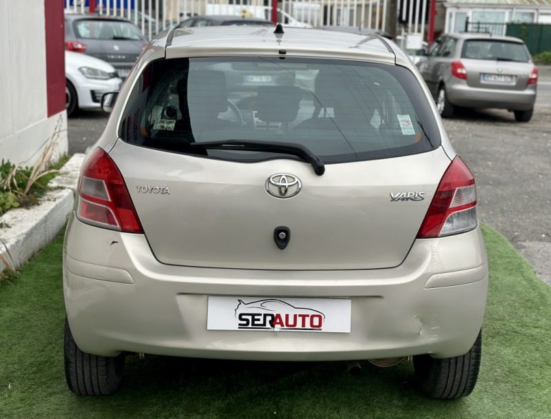 TOYOTA YARIS 1.3 VVT-I IN CONFORT PACK 5P 