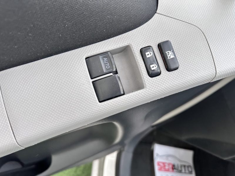 TOYOTA YARIS 1.3 VVT-I IN CONFORT PACK 5P 