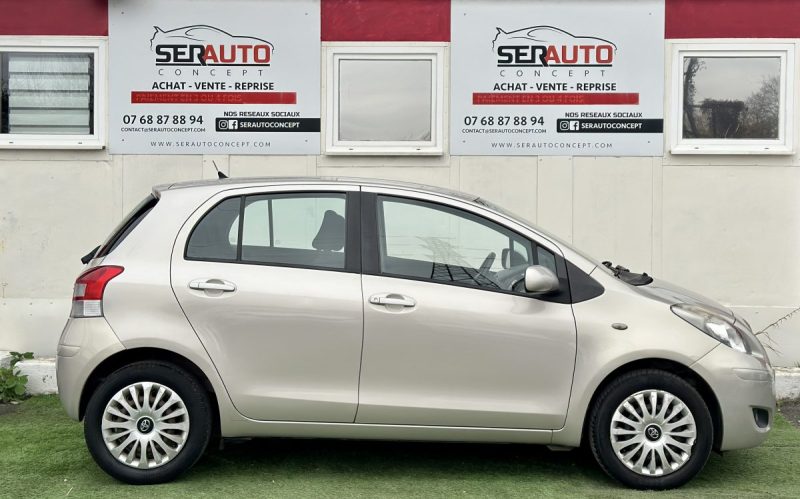 TOYOTA YARIS 1.3 VVT-I IN CONFORT PACK 5P 