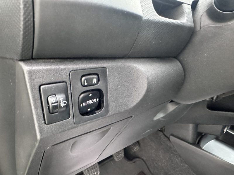 TOYOTA YARIS 1.3 VVT-I IN CONFORT PACK 5P 