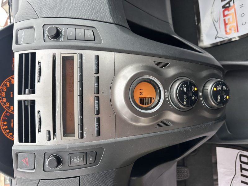 TOYOTA YARIS 1.3 VVT-I IN CONFORT PACK 5P 