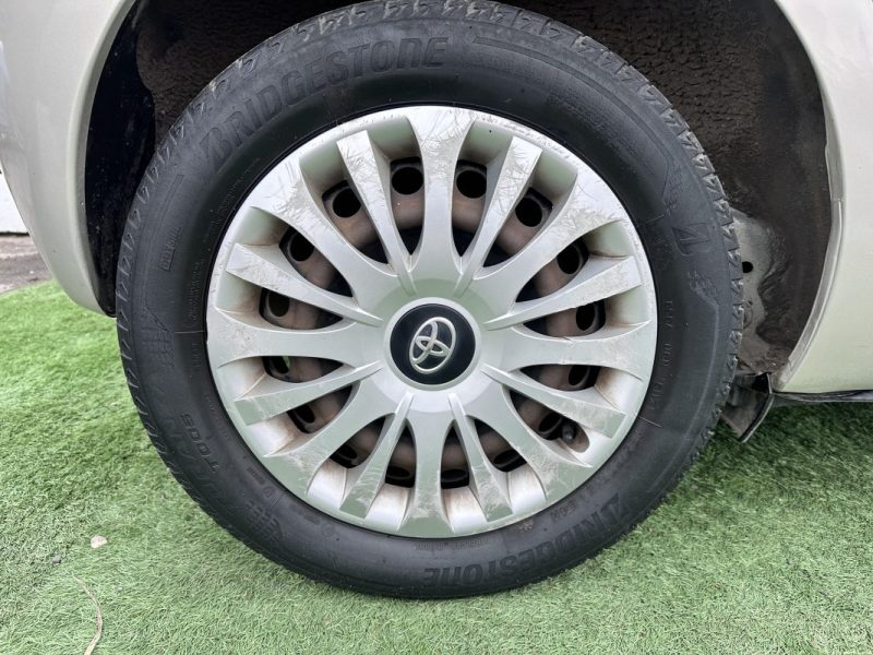 TOYOTA YARIS 1.3 VVT-I IN CONFORT PACK 5P 