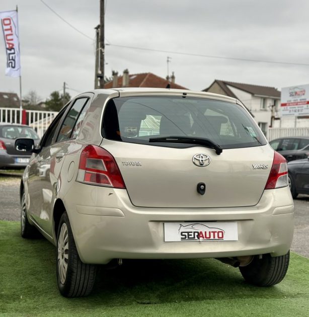 TOYOTA YARIS 1.3 VVT-I IN CONFORT PACK 5P 