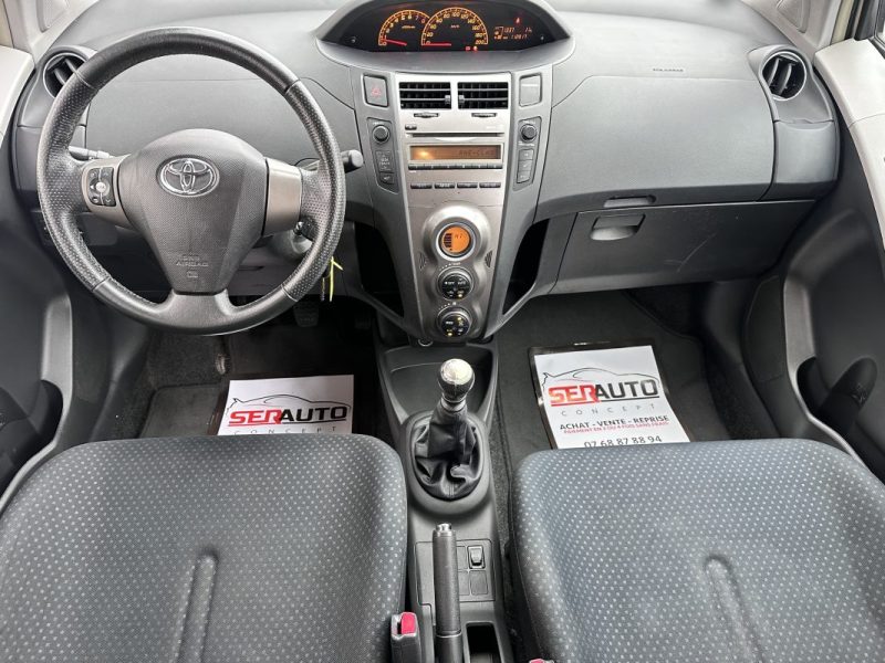 TOYOTA YARIS 1.3 VVT-I IN CONFORT PACK 5P 