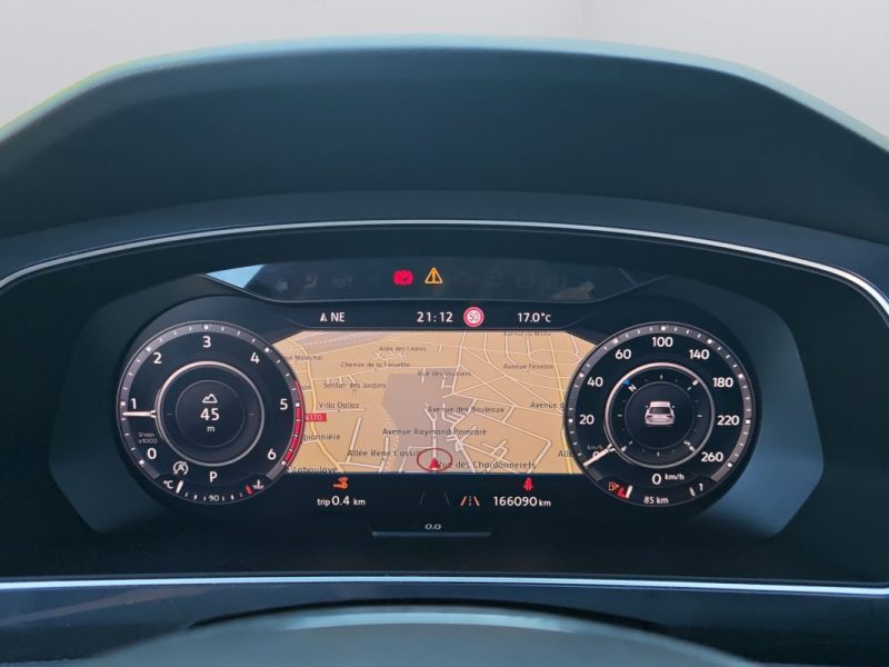 VOLKSWAGEN TIGUAN II 2.0 TDI 150CH CARAT DSG7 / TOIT OUVRANT