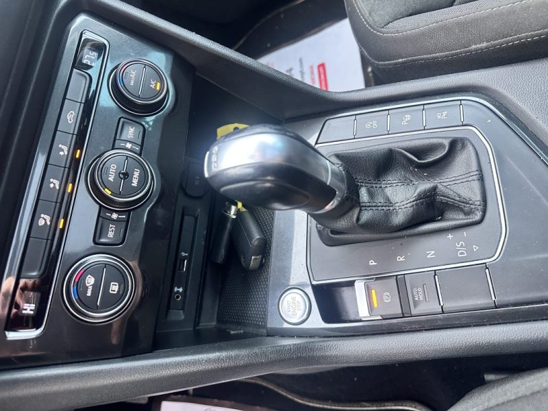 VOLKSWAGEN TIGUAN II 2.0 TDI 150CH CARAT DSG7 / TOIT OUVRANT