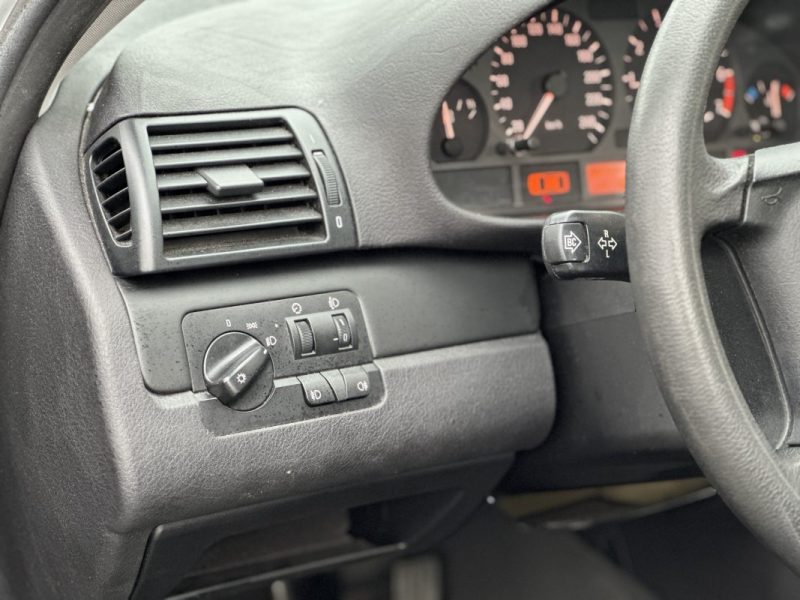 BMW SERIE 3 316ti 115 CV COMPACT E46 Boite auto / Toit Ouvrant / Paiement 4X ou 10X Possible